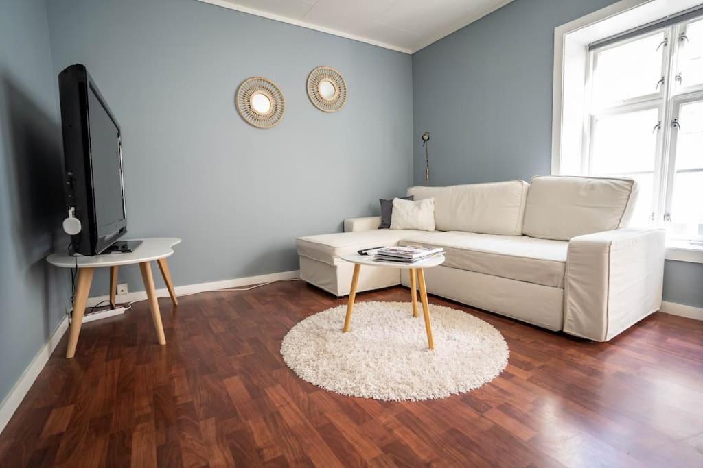The House Of 14 -central, Sauna And Airport Shuttle Apartment *