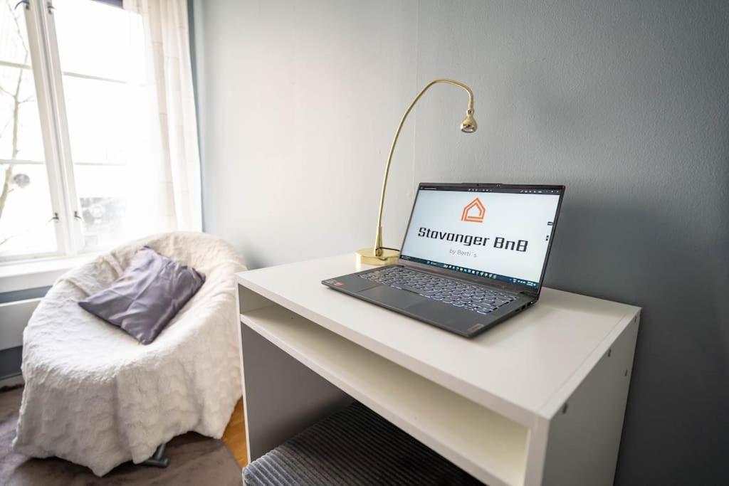 The House Of 14 -central, Sauna And Airport Shuttle Apartment